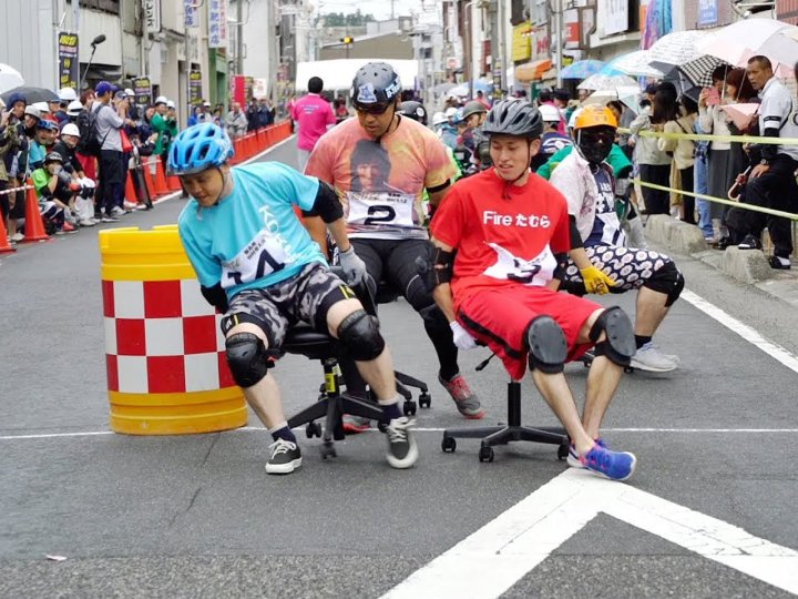 Office chair racing 日本辦公室椅子競速大賽 緊張刺激又爆笑！