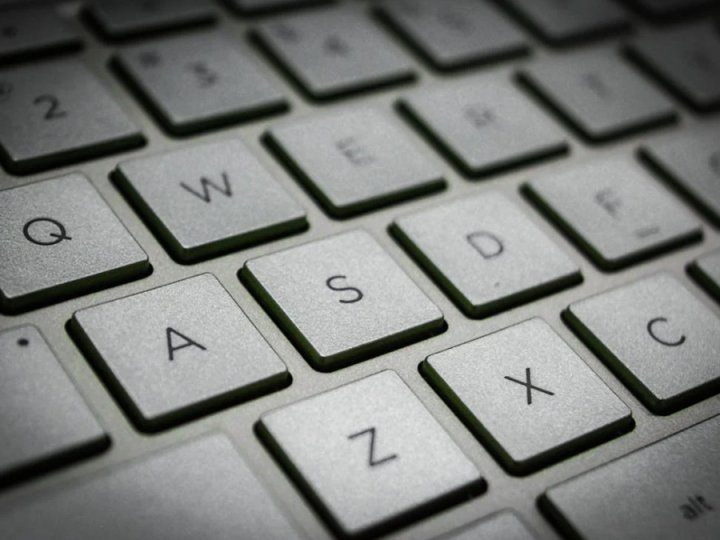 Keyboard 為何鍵盤字母都照 QWERTY 排 而不是 ABCDE？
