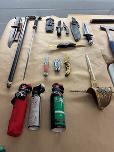 溫警展開“Project Bingo”打擊罪案行動 檢武器及毒品
