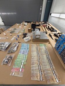 溫警展開“Project Bingo”打擊罪案行動 檢武器及毒品