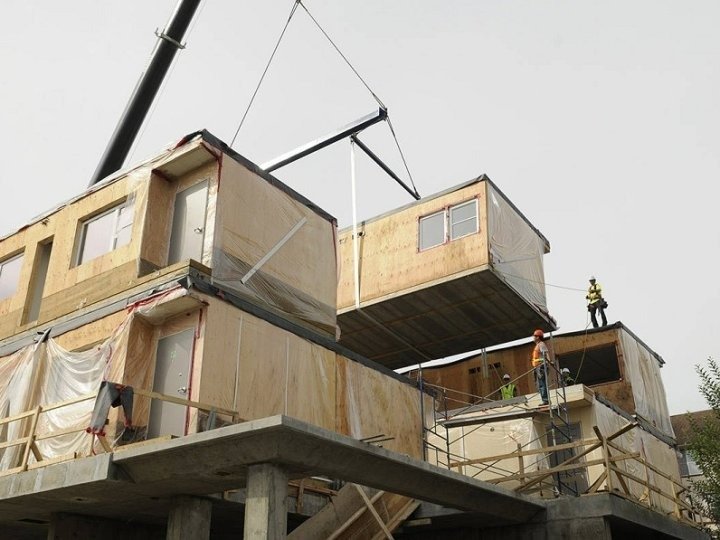 西溫地區市議會勉強配合BC省的住屋多元化措施為本國其中1個最富裕社區增建住屋舖平道路