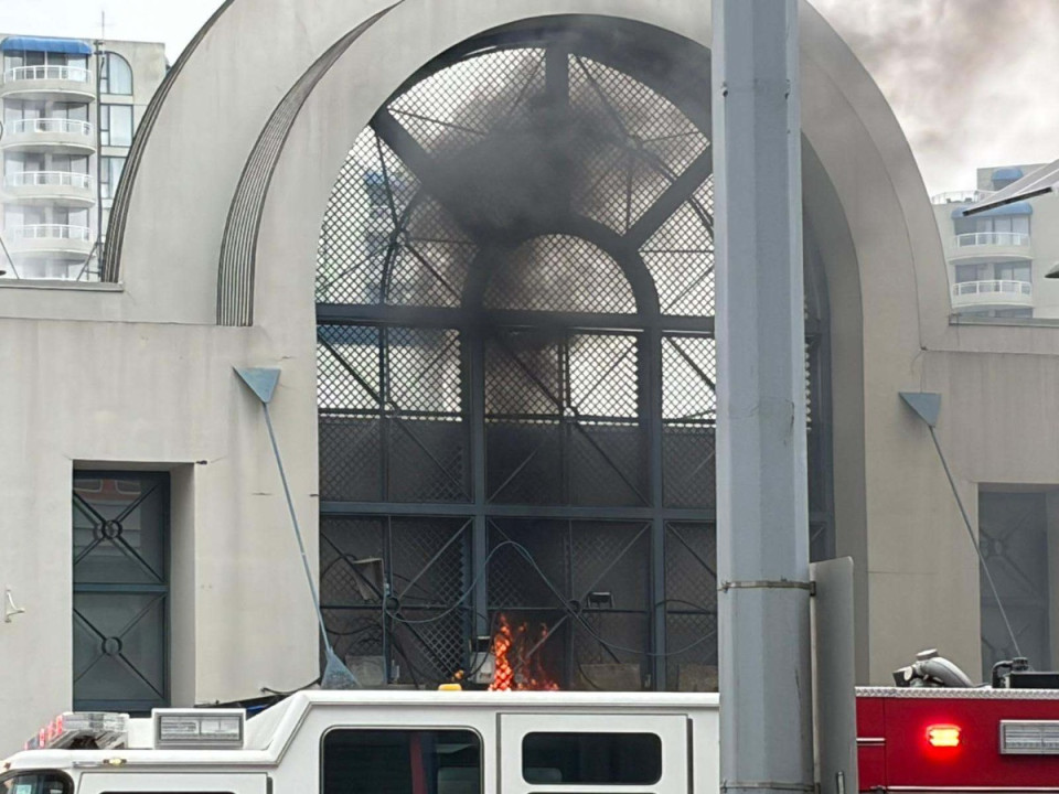 Featured News-Richmond Center疑似起火